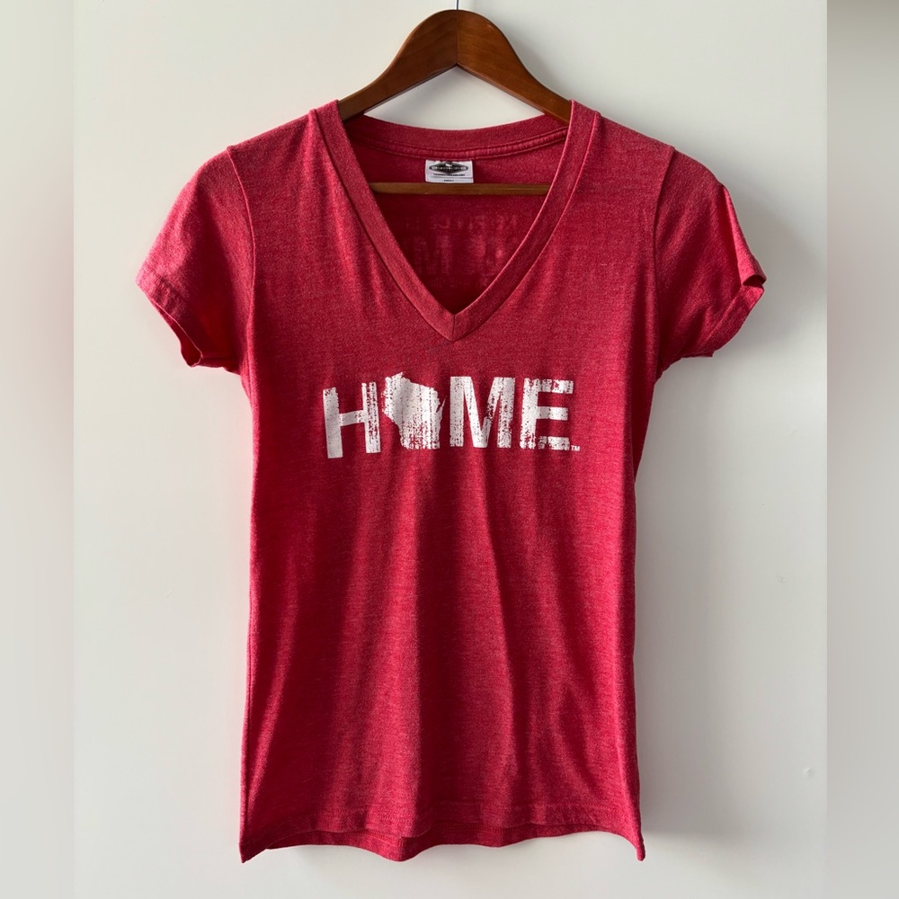 🟡Wisconsin HOME V-neck Tee